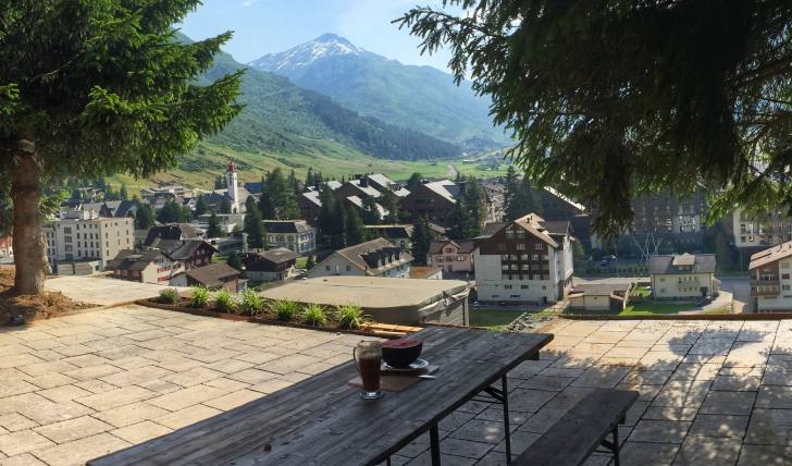 Terasse Bergblick im Sommer